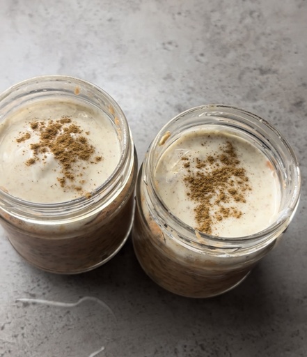 Overnight oats de torta de zanahoria